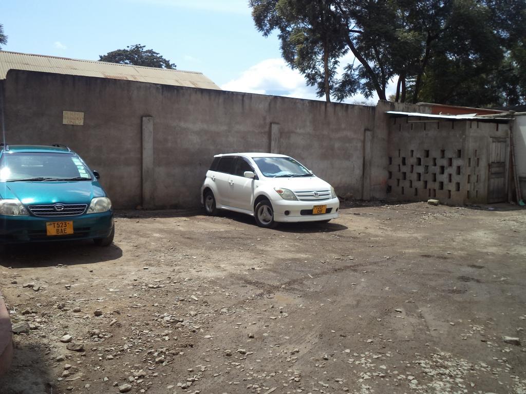 Arusha Tourist Inn Hotel Exteriör bild